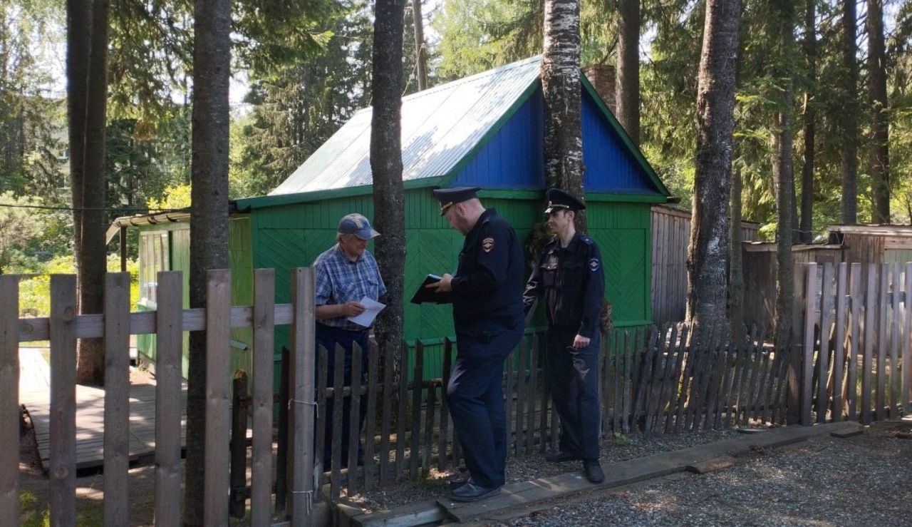 Полиция Серова провела рейд по коллективным садам – напомнила про мошенников