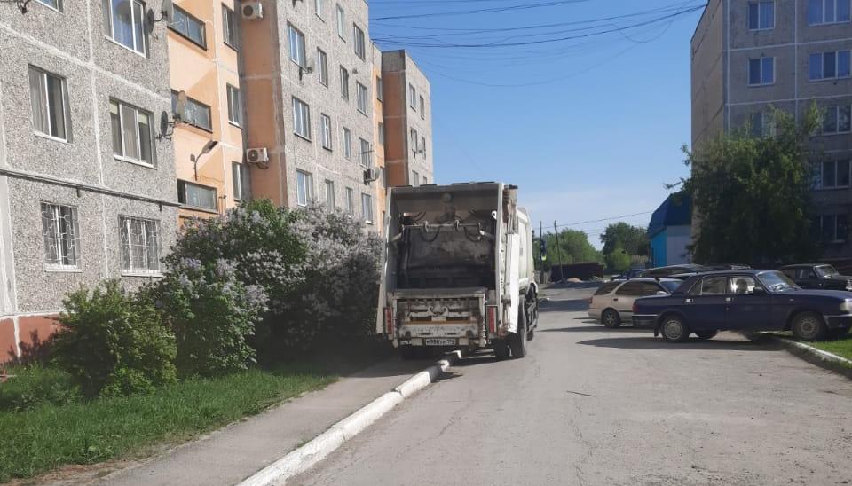 Управляющая компания "Серов Веста" просит "Рифей" восстановить продавленный тротуар