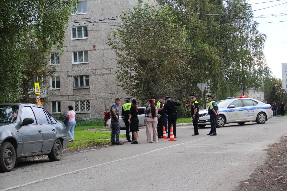 У детской поликлиники в Серове автоледи сбила семилетнего ребенка, который ехал на самокате
