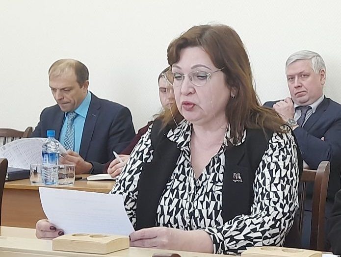 Заводчанин и сотрудница мэрии Серова получат Почетные грамоты ЗакСо