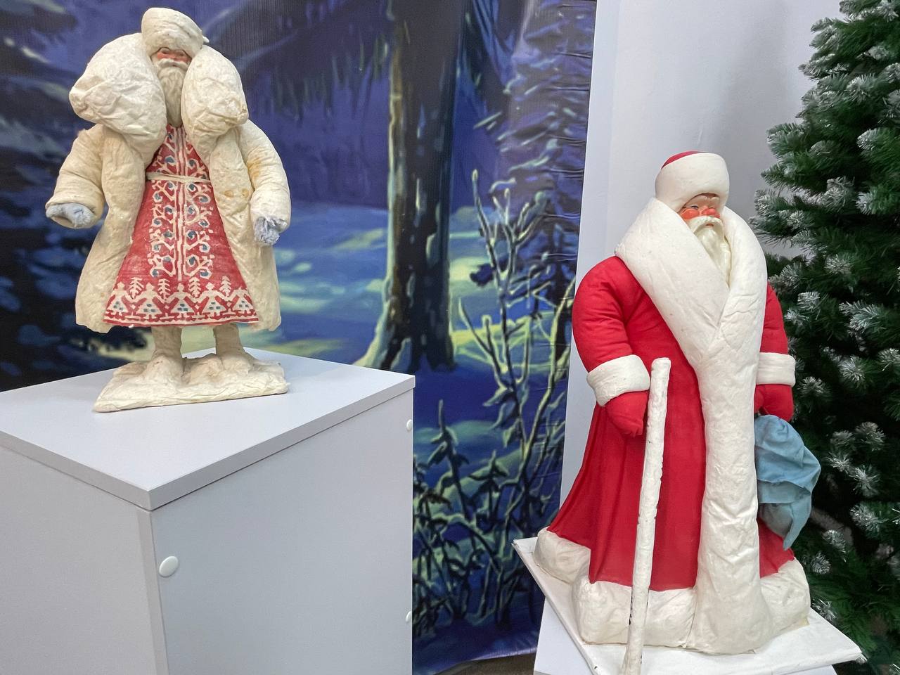 Серовчан приглашают в музей на выставку "Волшебство двенадцати ударов"