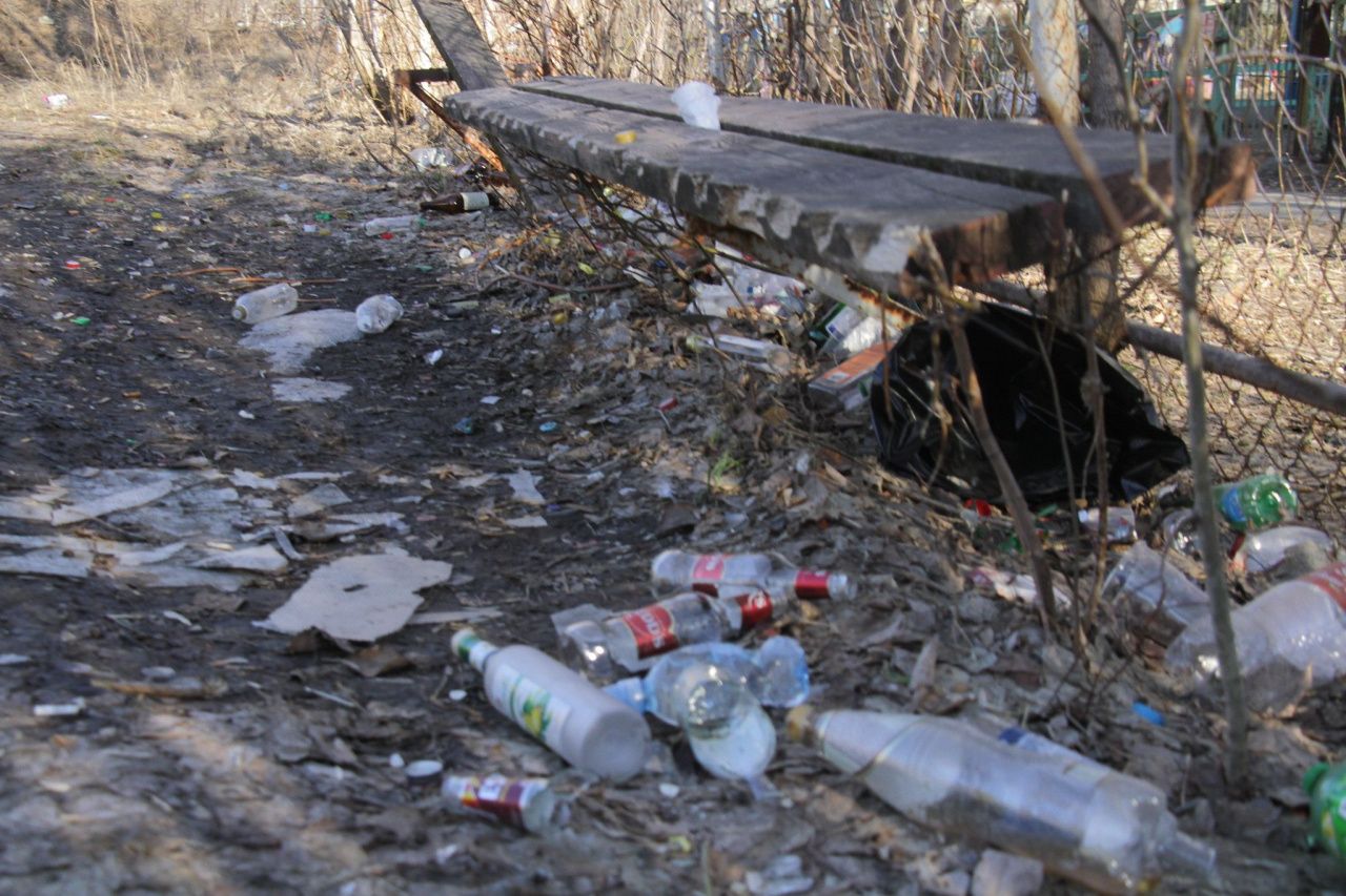 Территория – не муниципальная. И.о. главы Серова о благоустройстве заброшенной площадки в центре города