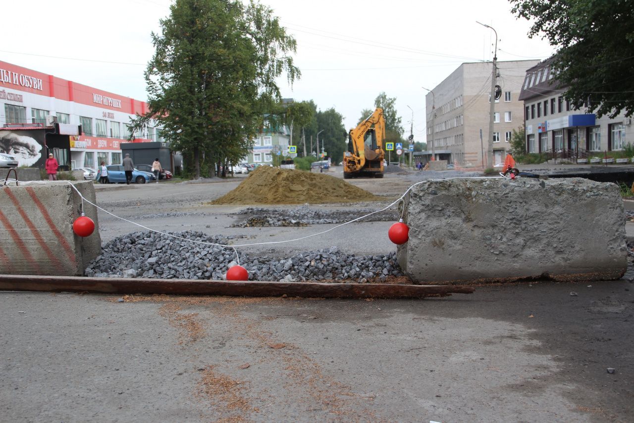 Воду дали. Когда откроют проезд по Октябрьской Революции?
