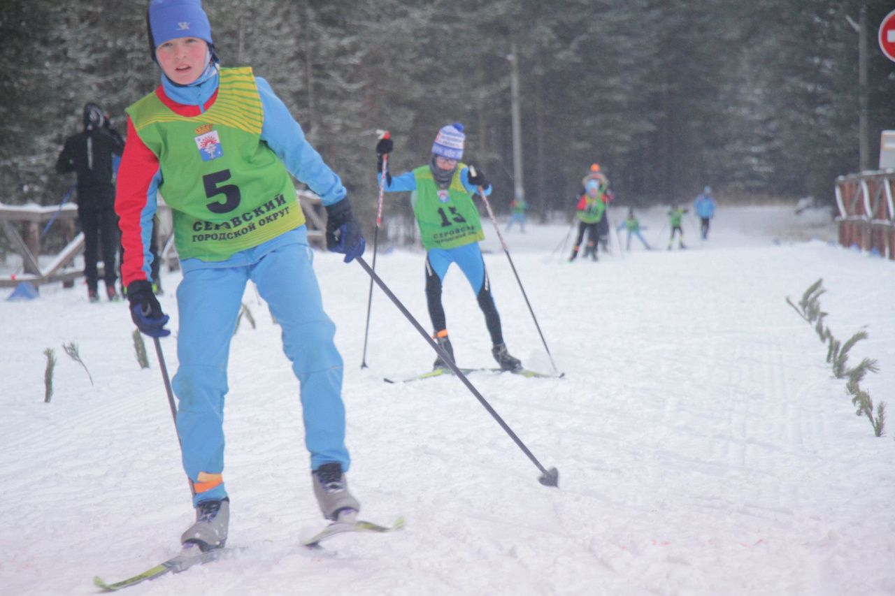 В Серове прошло состязание по скиатлону памяти Геннадия Морозова