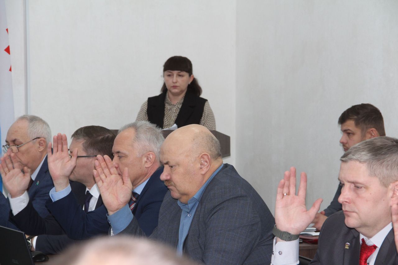 Благодарственных писем Думы Серова удостоили сотрудников детсада “Тополек”