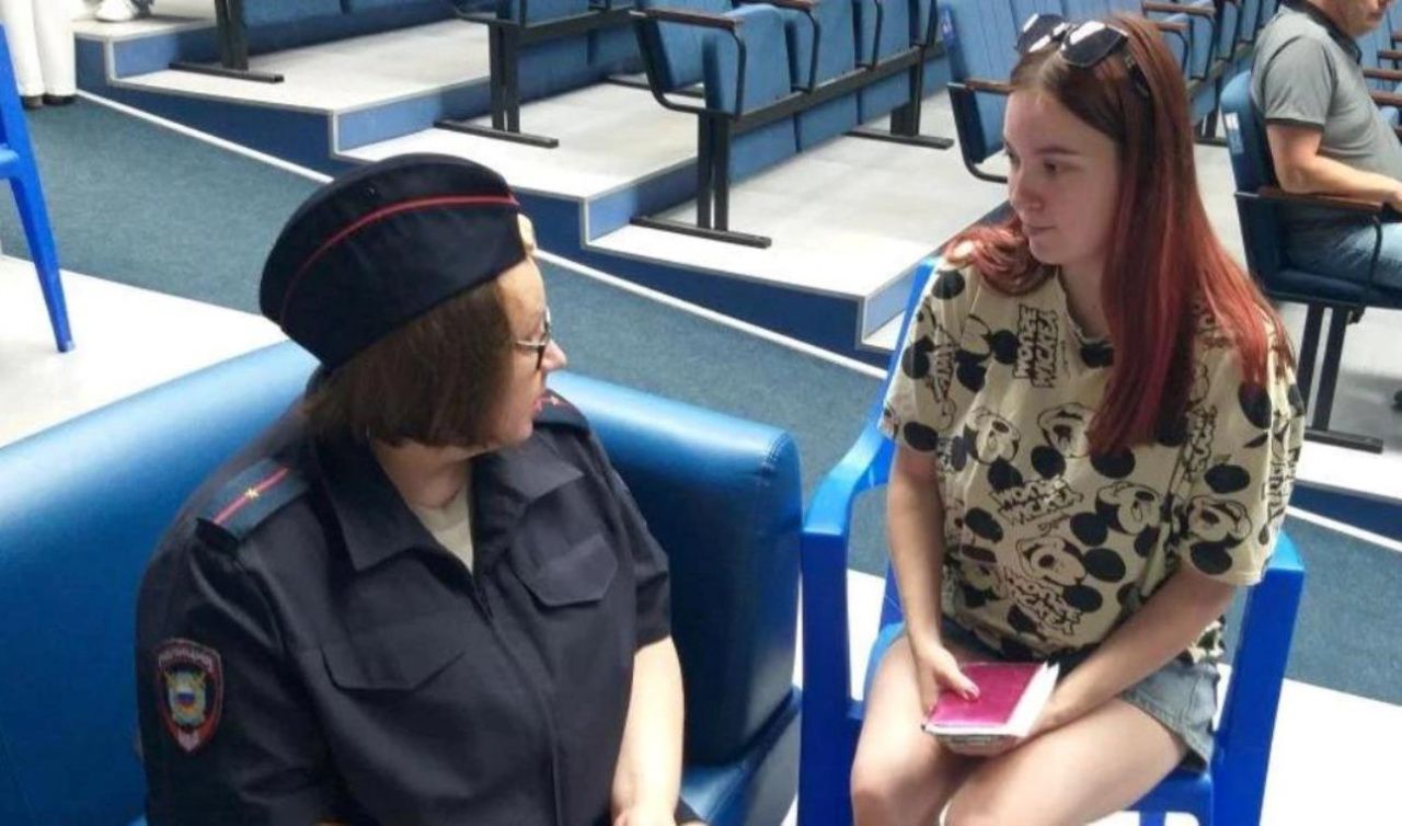 Полиция Серова приняла участие в ярмарке вакансий