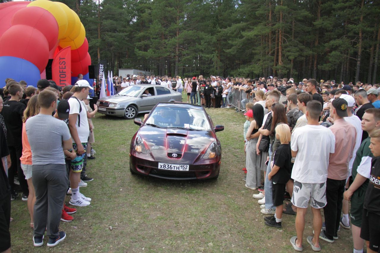 Эти машины – наша любовь с детства». Состоялся SEROVAUTOFEST 2023 | Истории  | СеровГлобус.ру