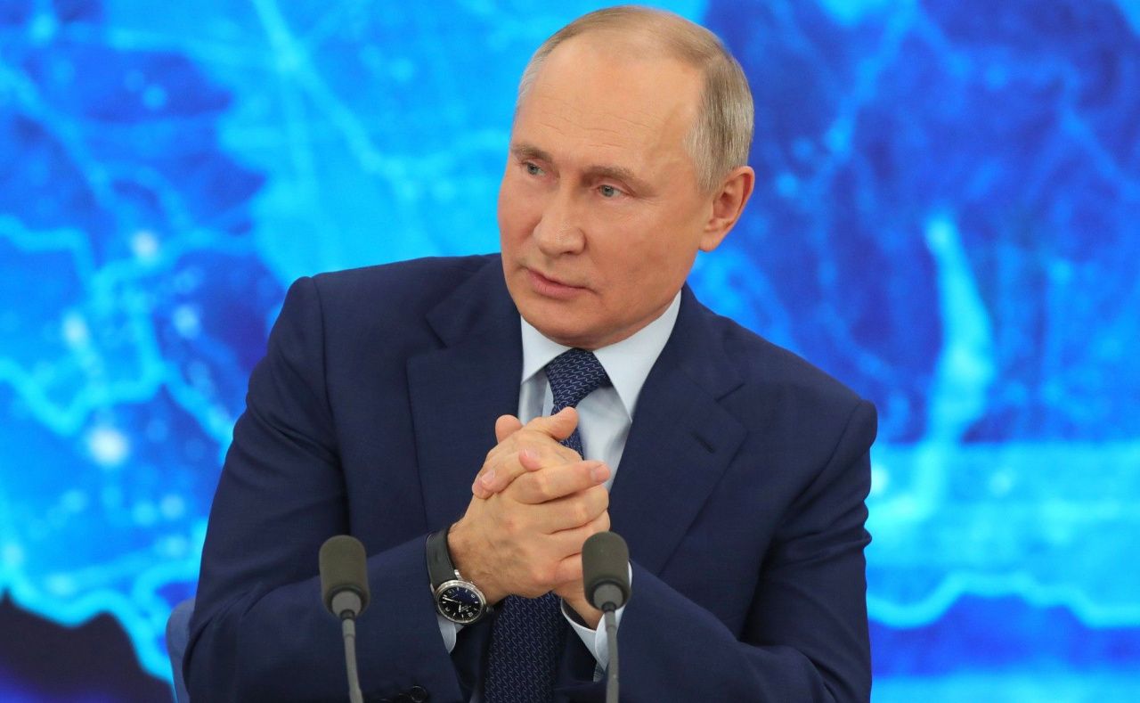 Путин пообещал выплатить по 5 тысяч рублей семьям с детьми до семи лет. Как отреагировали соцсети