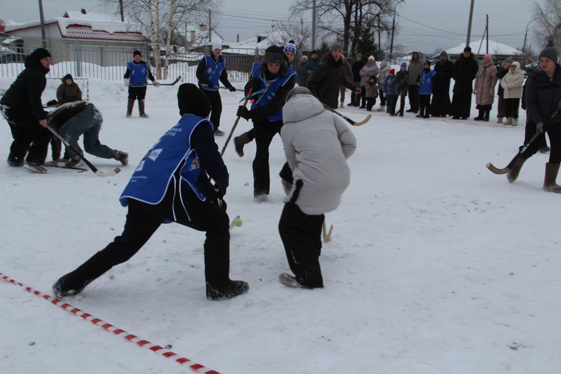 В турнире по хоккею на валенках юные серовчане заняли первое и второе места