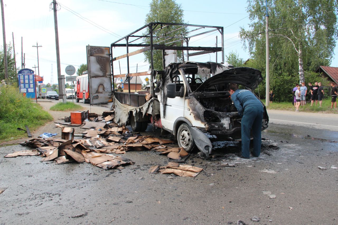 В Серове горела грузовая ”ГАЗель”