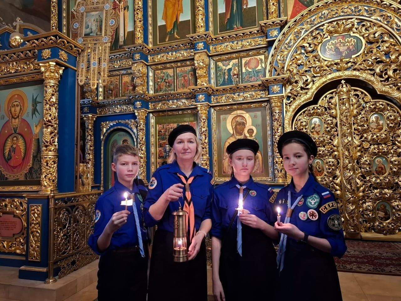 Юные серовчане везут в город Вифлеемский огонь