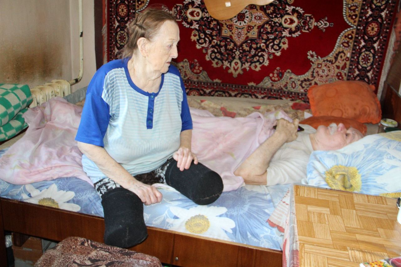 Семью инвалидов Бобыкиных, которые добиваются оформления I группы, обследуют в больнице