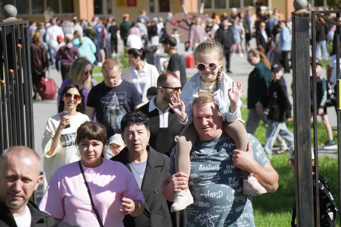 «Сила единства» и «75 добрых дел». Вторая смена юных серовчан заехала на отдых в «Веселый бор»