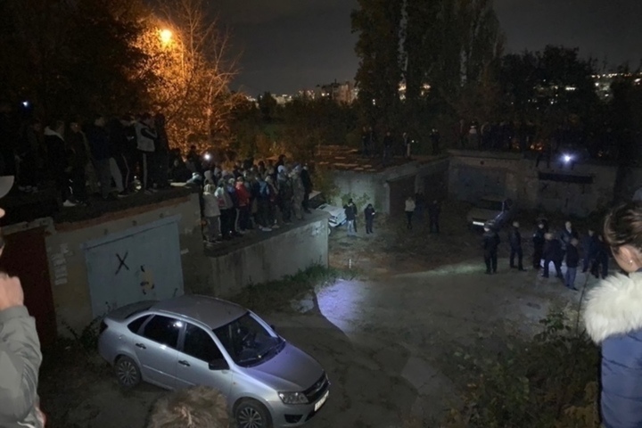 Жители Саратова вышли на стихийный митинг: в городе убита 9-летняя девочка