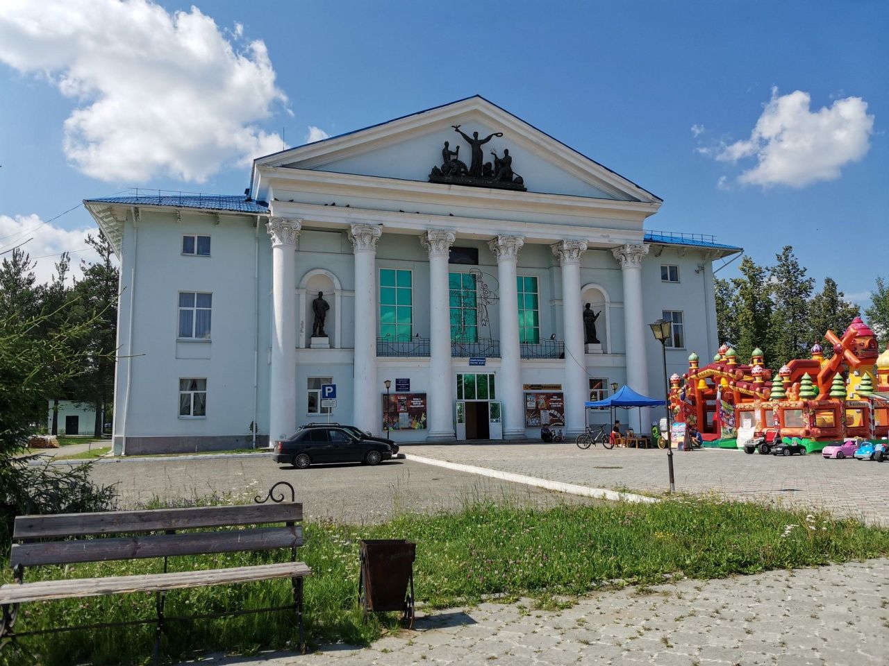 Пожилых серовчан приглашают принять участие в конкурсе "Осеннее очарование"