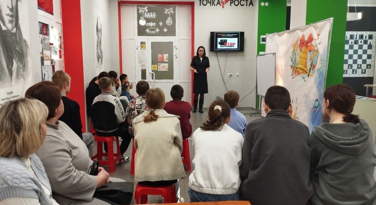 В день борьбы с коррупцией полиция Серова пришла в школу села Филькино 