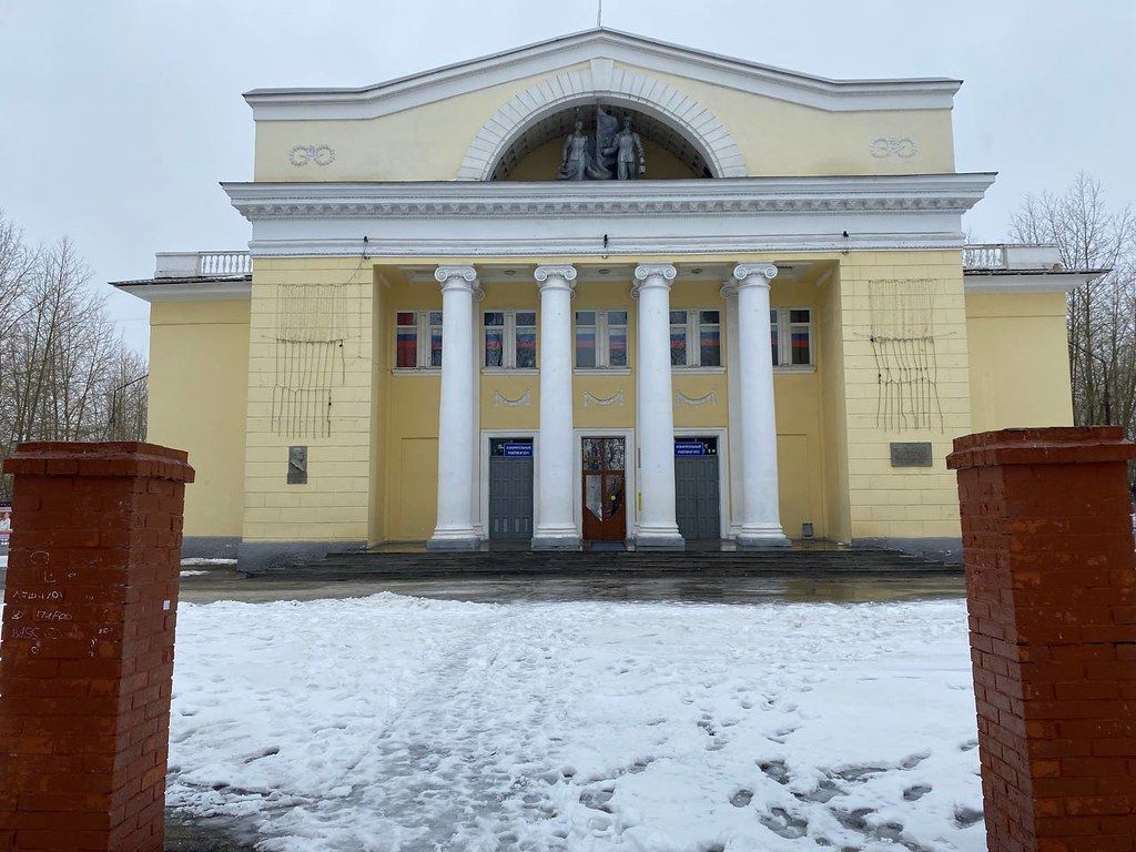 Дом культуры железнодорожников приглашает серовчан на праздничную программу “От сердца к сердцу”
