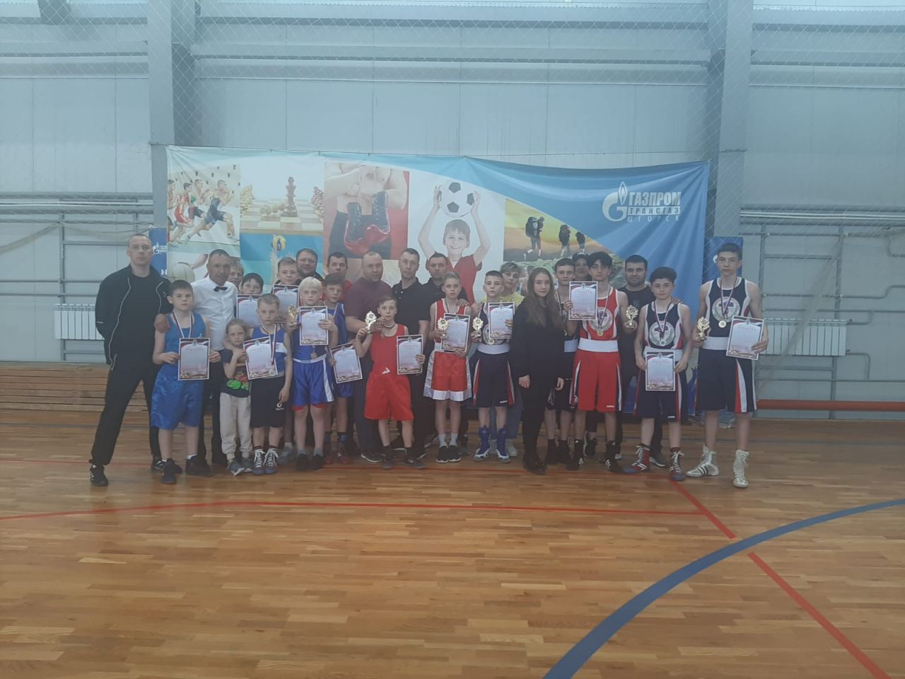 Семеро юных боксеров Академии Цзю из Серова победили на турнире в Карпинске