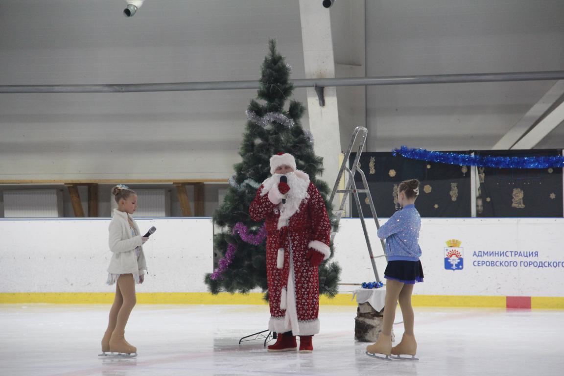 На ледовой арене ФОКа пройдет показательное выступление серовских фигуристок