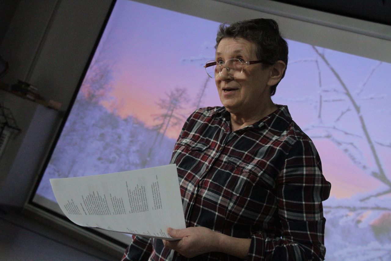 “Взгляд на мир вокруг меня”. Марина Демчук презентовала серовчанам юбилейный сборник стихов