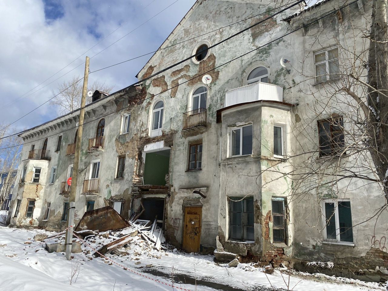 Власти Серова нашли подрядчика для сноса еще одного дома на Пристанционной