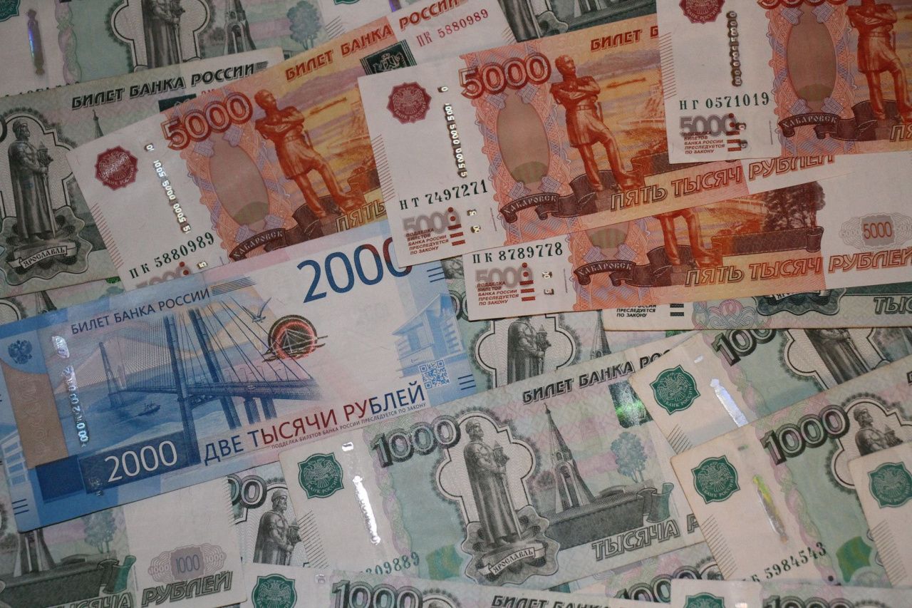 Лже-ФСБшник и «специалист» обманули серовчанку на 2,3 миллиона, сказав, что кто-то продает ее квартиру