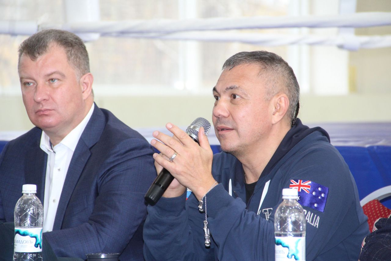 Юный серовчанин спросил у Кости Цзю, построят ли в городе Центр бокса