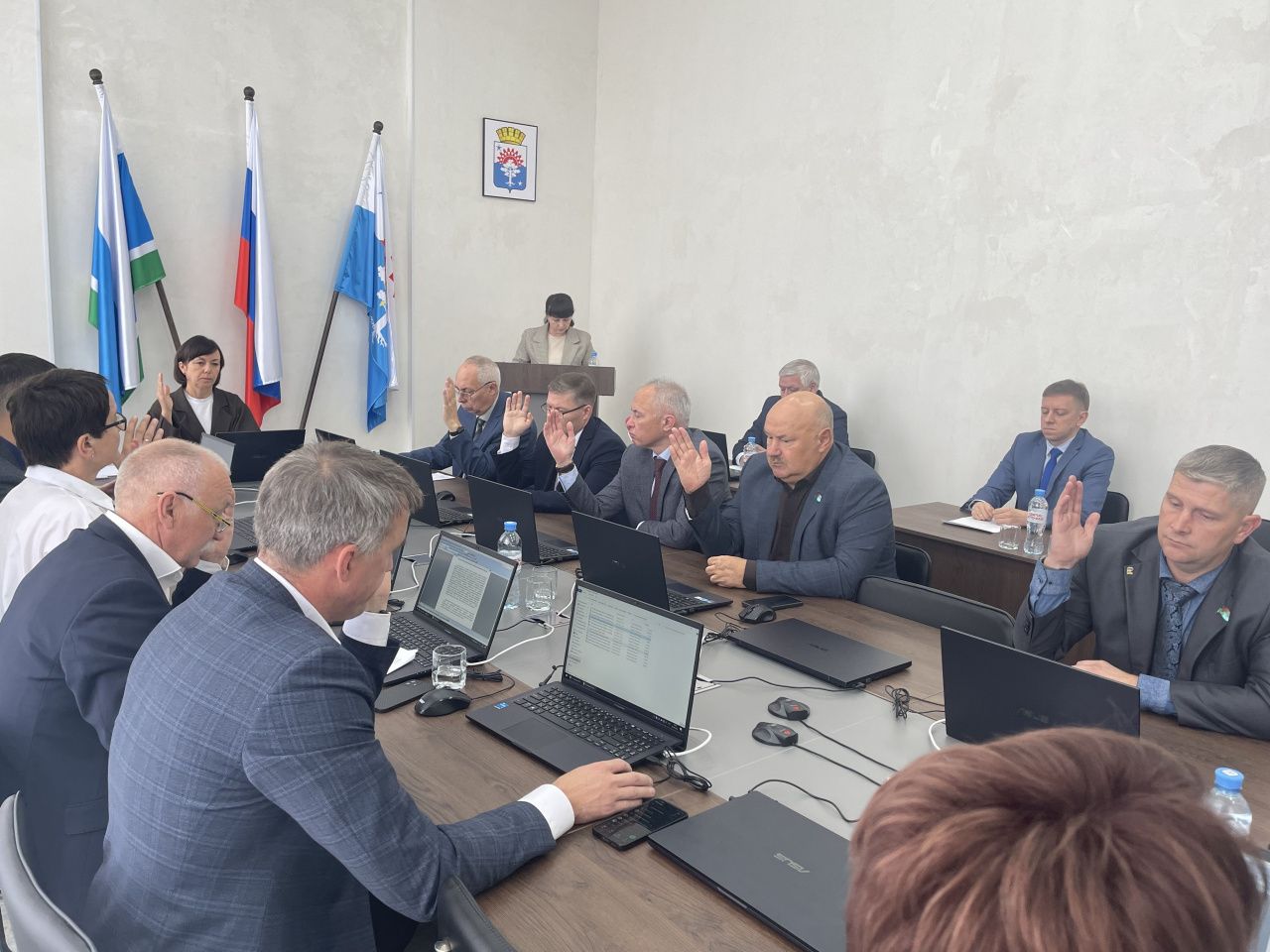 Благодарственные письма Думы Серова получат 13 серовчан, Почетные грамоты - 12