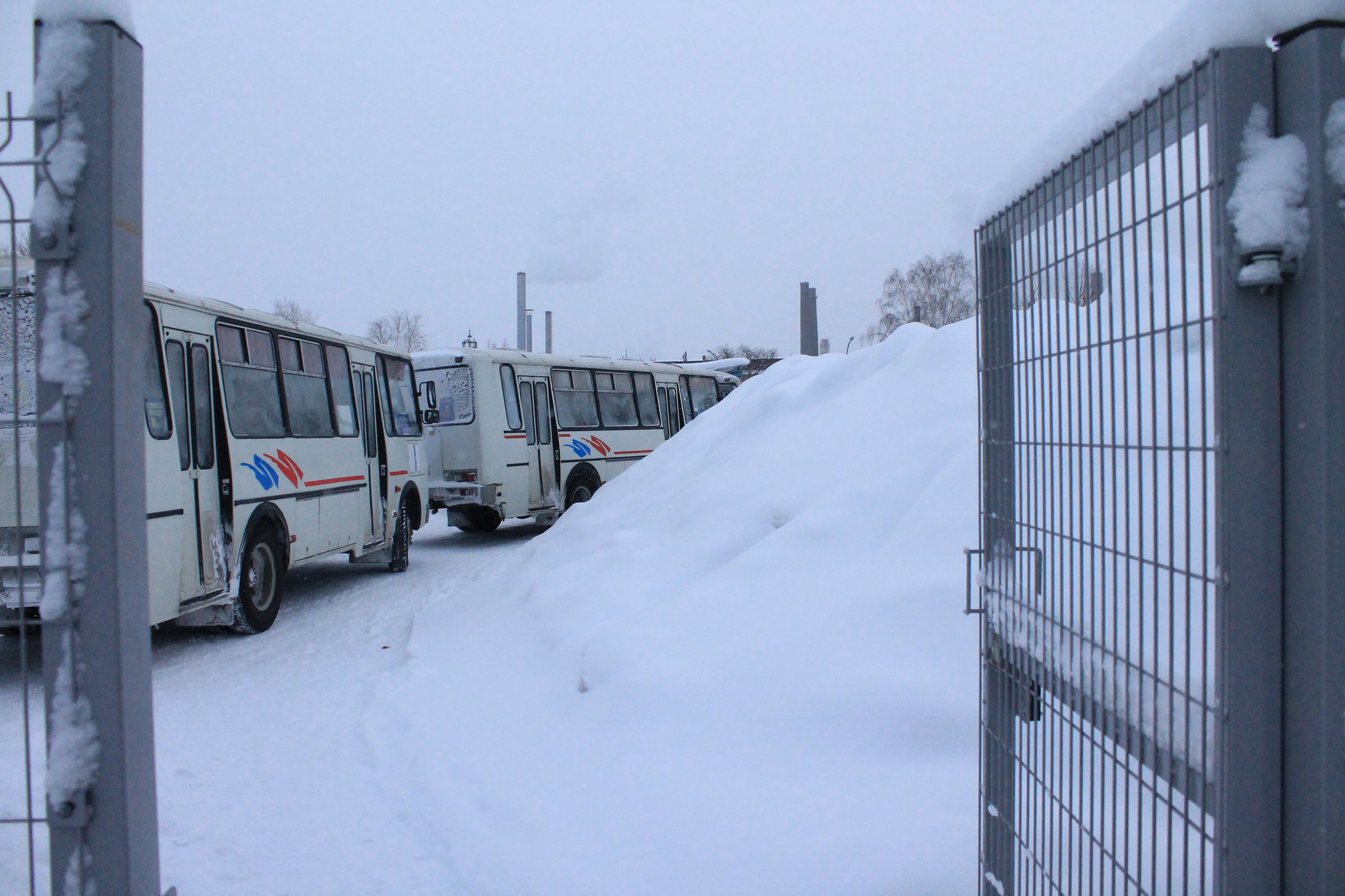 Жители серовских Марсят жалуются, что в поселок не ходит автобус