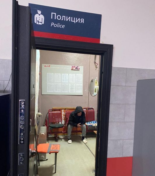 Транспортная полиция Серова задержала в поезде пьяного жителя Ирбита. Его подозревают в краже телефона