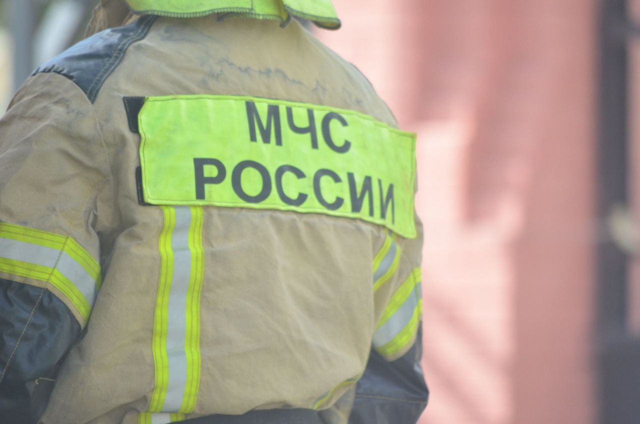 Из-за не прочищенной дороги огнеборцы не смогли добраться до горящего дома под Серовом