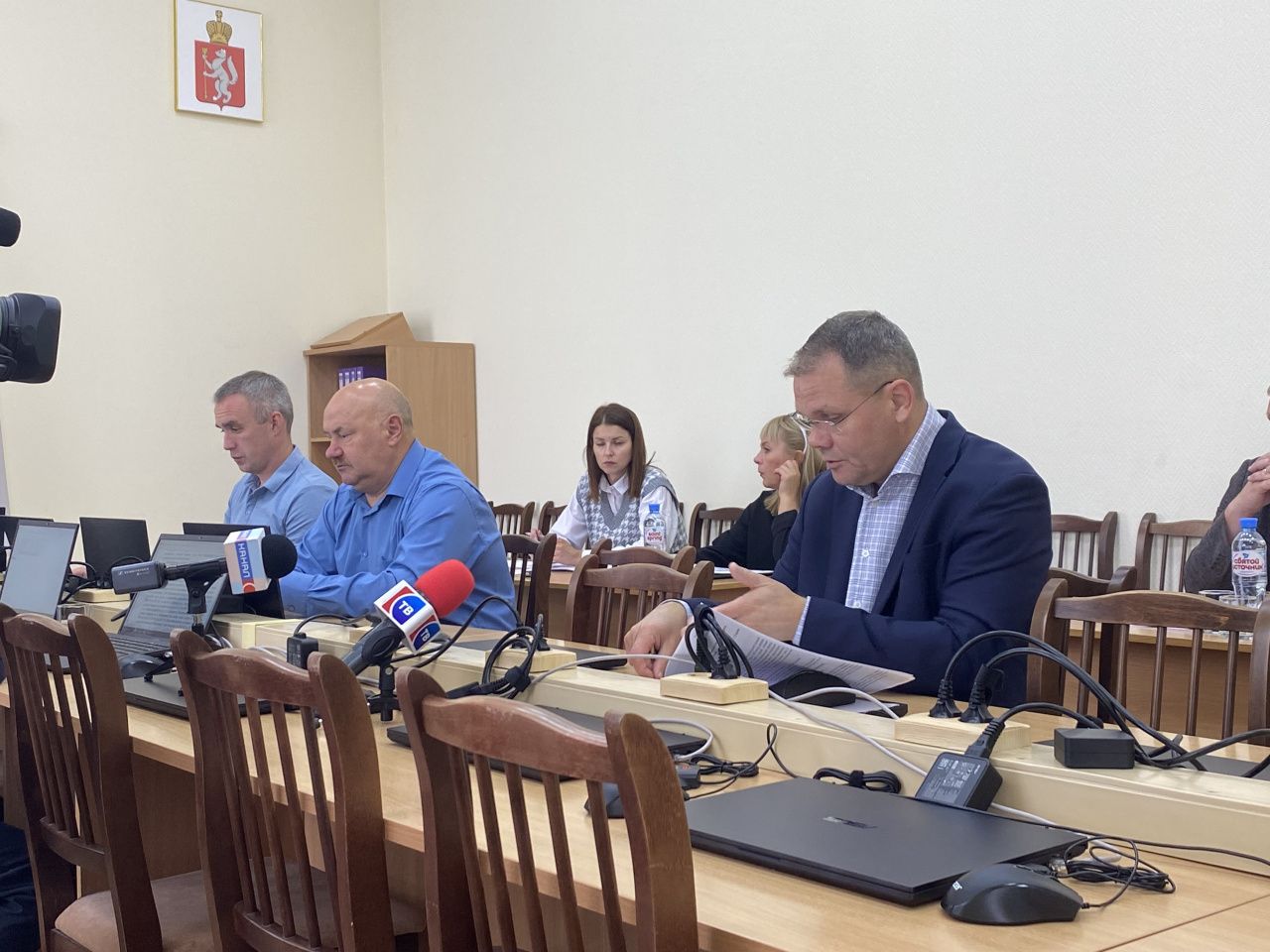 На дороге по Луначарского и в сквере по Циолковского месячные отставания. Рассказываем о стройках Серова