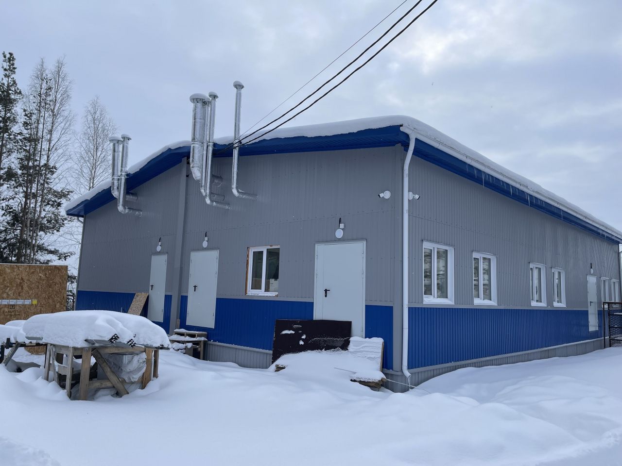 “Везите тела, практически”. Подрядчик и Серовская горбольница уверяют, что морг достроен 