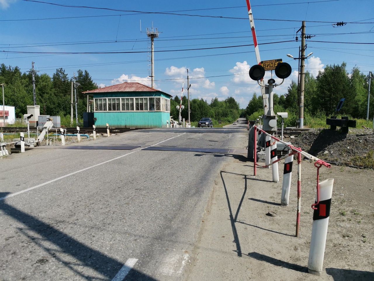 На ж/д переезде на дороге между Серовом и поселком Энергетиков будет временно ограничено движение автотранспорта
