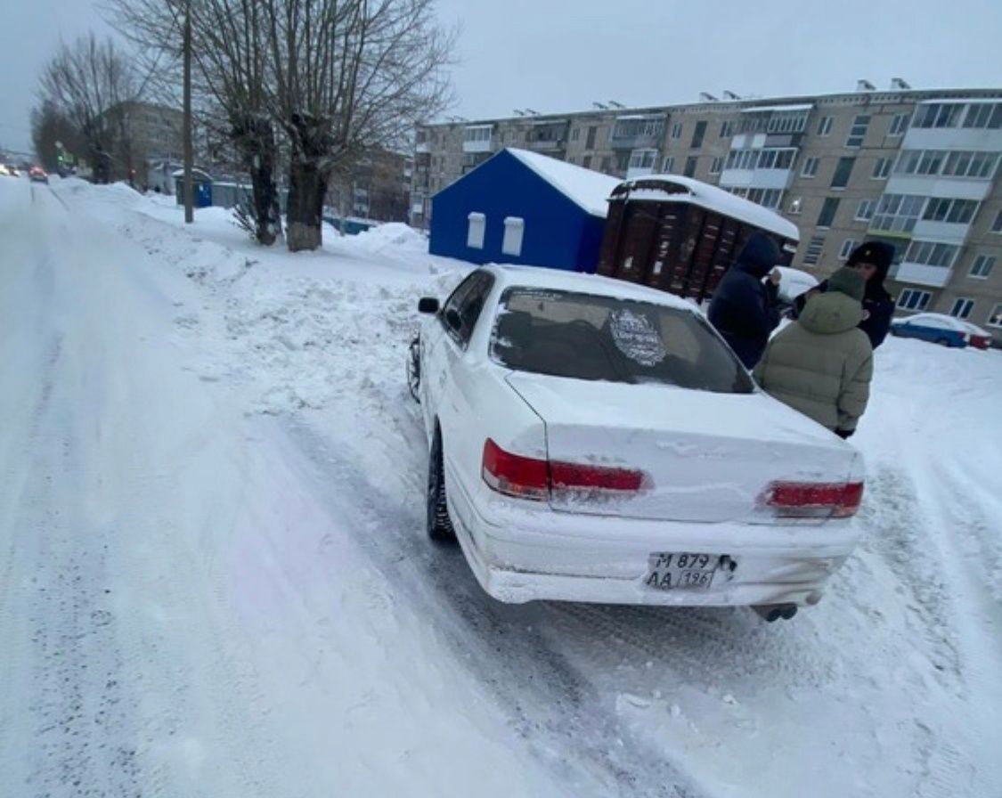 ГИБДД Серова ищет водителя, спровоцировавшего ДТП на улице Фуфачева