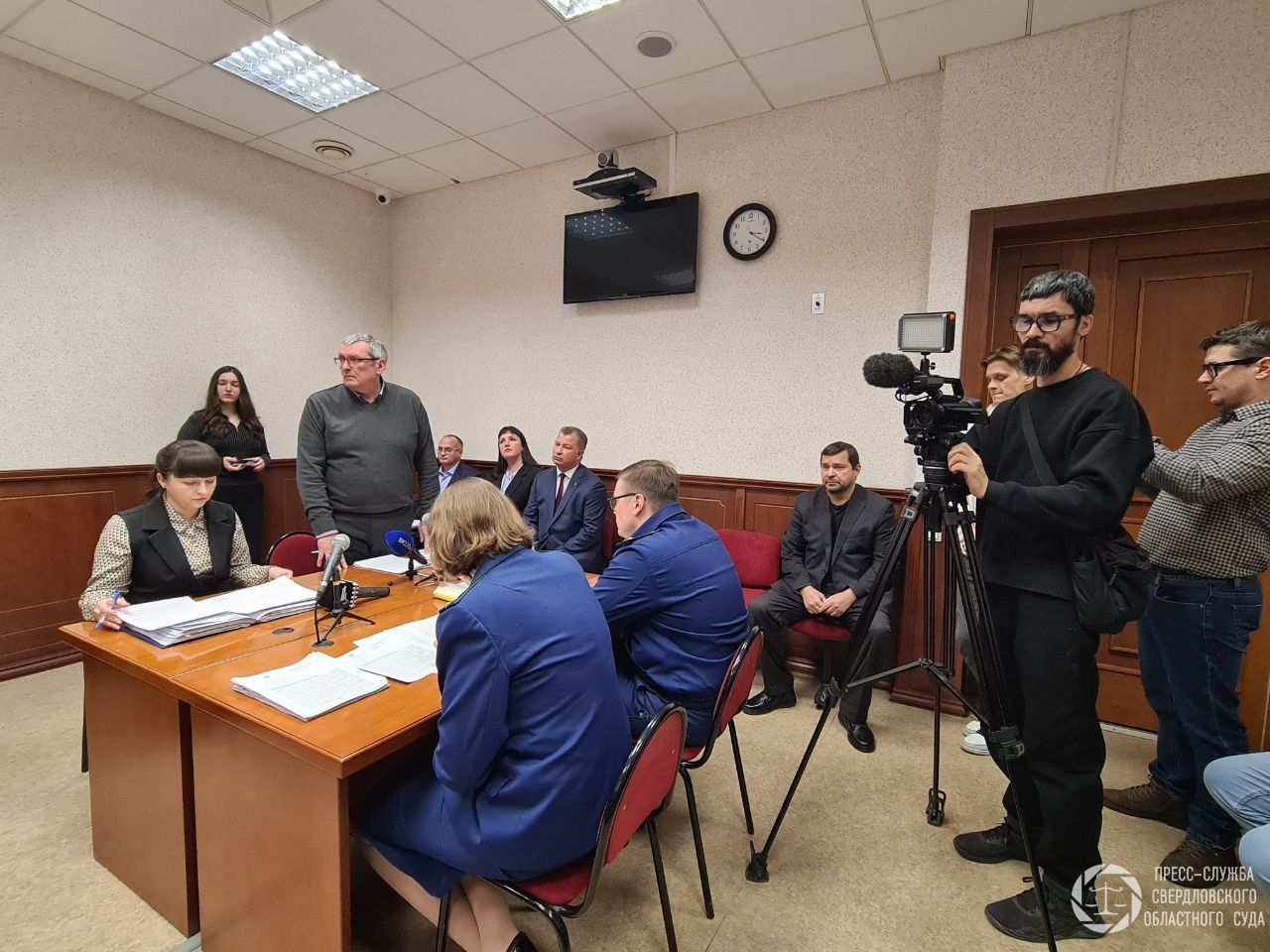 За Сизикова вступился даже губернатор - не помогло. Решение о сложении полномочий главы Серова "засилили"