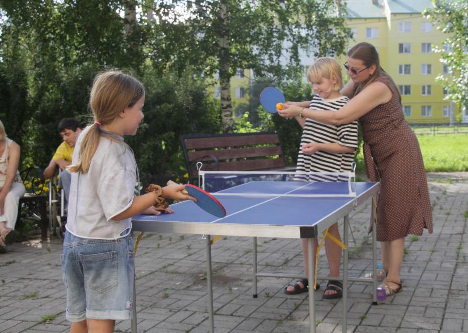 Спорт, здоровье, творчество. Участие в ЗОЖ-фестивале «Родные-Любимые» приняли 14 семей серовчан