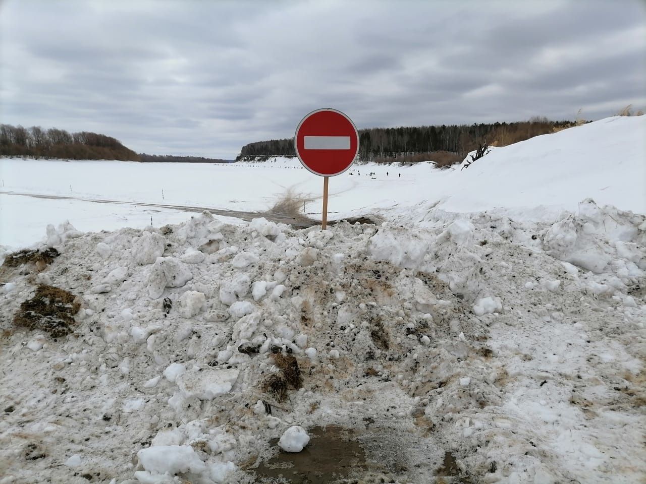 На Сосьве закрыли 2 ледовые переправы