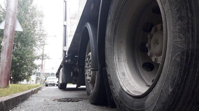 Администрация Серова выдает разрешения на движение по городу грузовиков