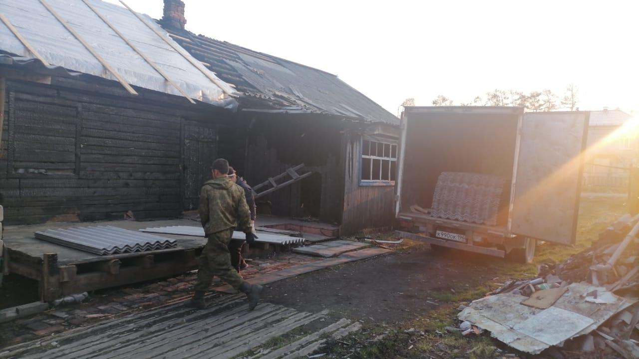 Житель Филькино продолжает восстанавливать сгоревший дом