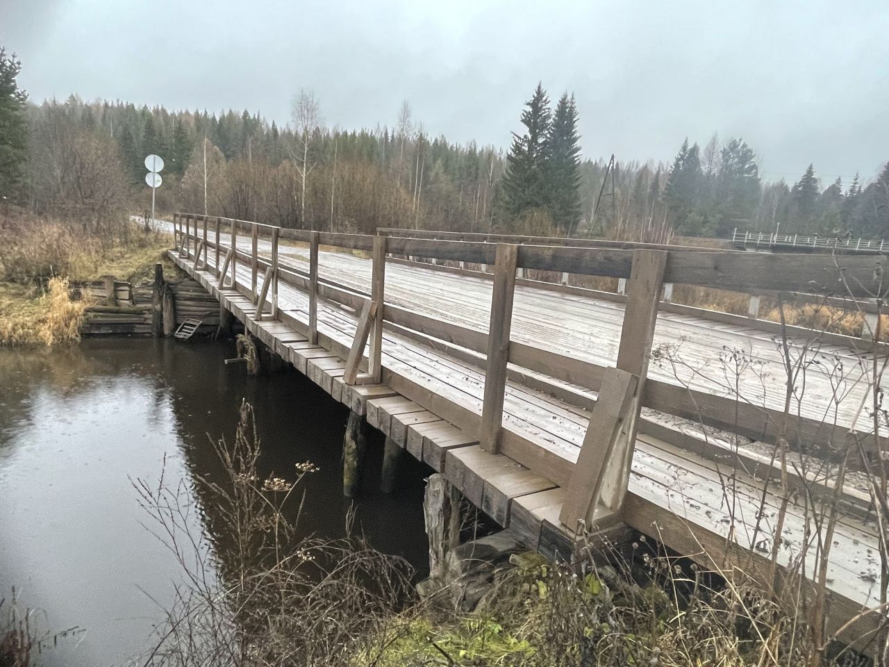 Подрядчики затягивают сроки сдачи проектов ремонтов мостов в Андриановичах и Красноглинном