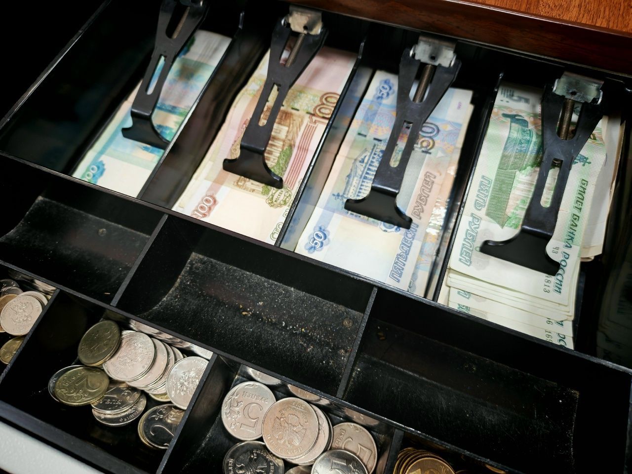 В Серове осуждена зам директора магазина за фиктивные возвраты товаров на 25 тысяч рублей