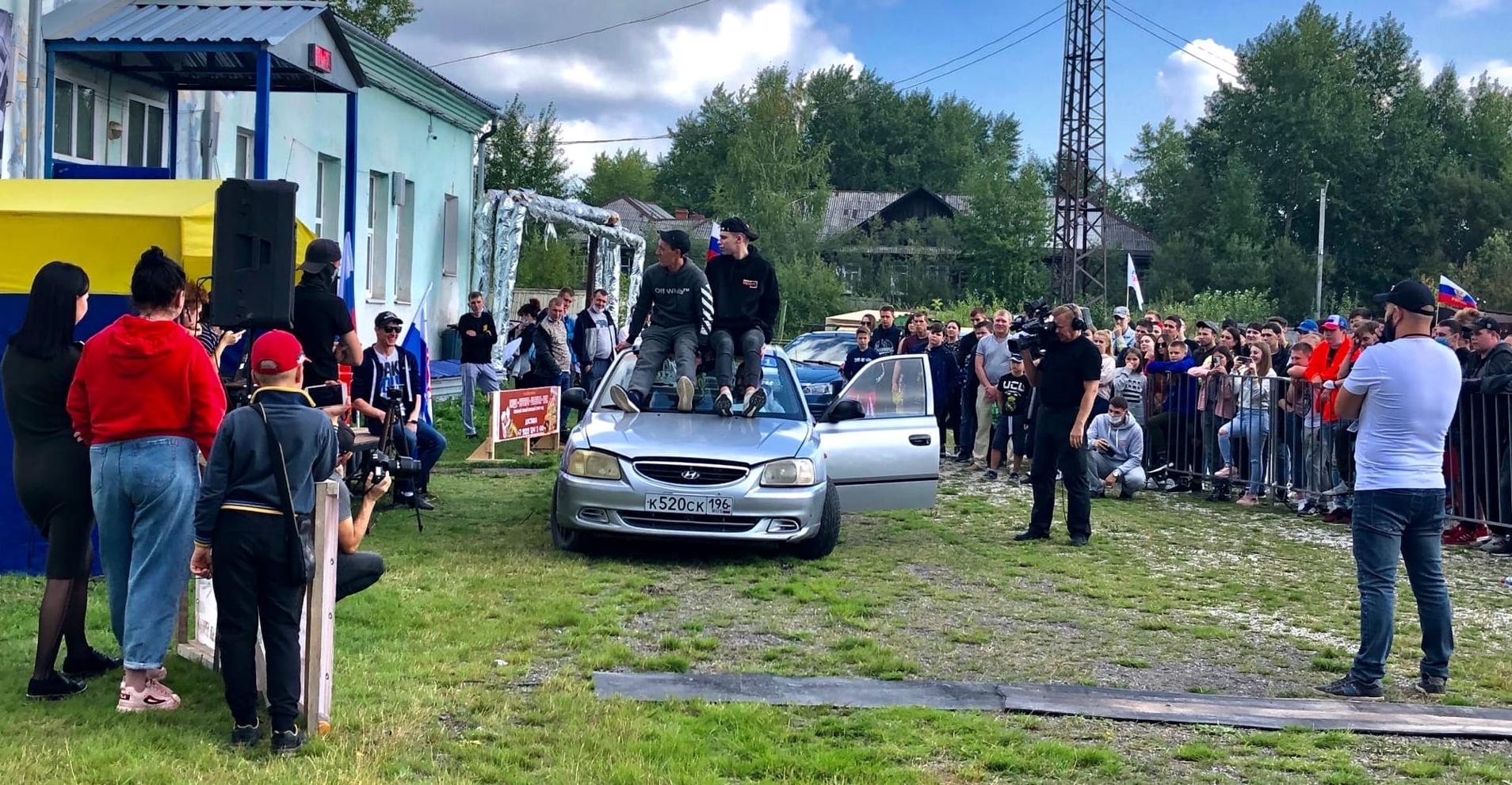 Ретро автомобили, мотоциклы, виртуальные заезды и квест. В Серове прошел  фестиваль «SEROVAUTOFEST2020» | Новости | СеровГлобус.ру