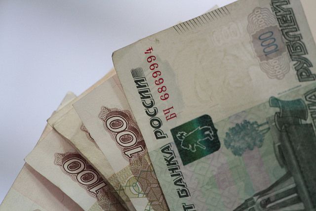 Серовчанин после застолья с соседом лишился 2500 рублей. Их украли с банковской карты 
