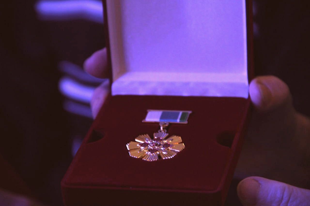 Областные награды получат серовчане за рождение детей и крепкие браки