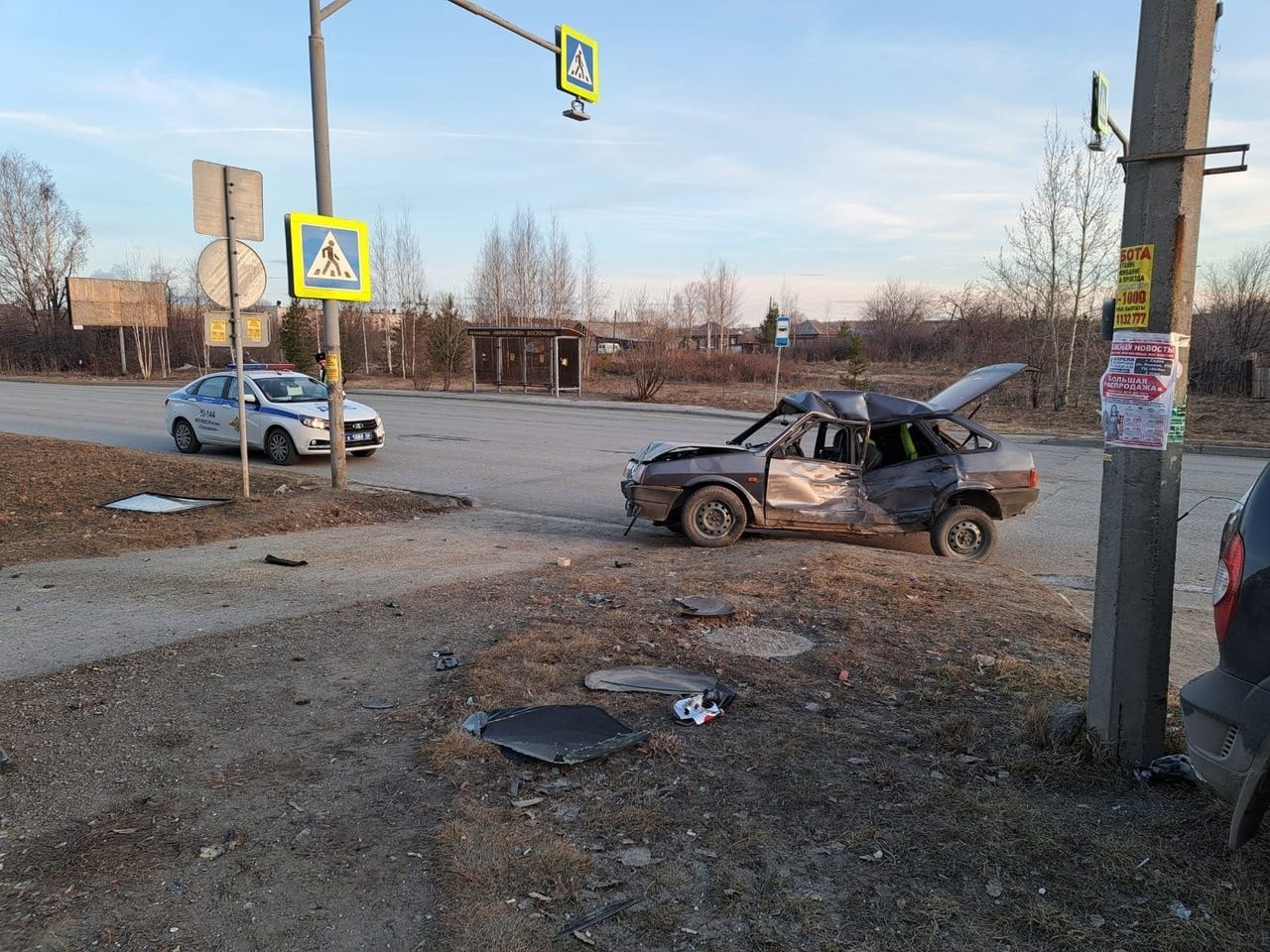 На центральной улице Серова столкнулись три автомобиля. Пострадал 19-летний водитель «девятки»
