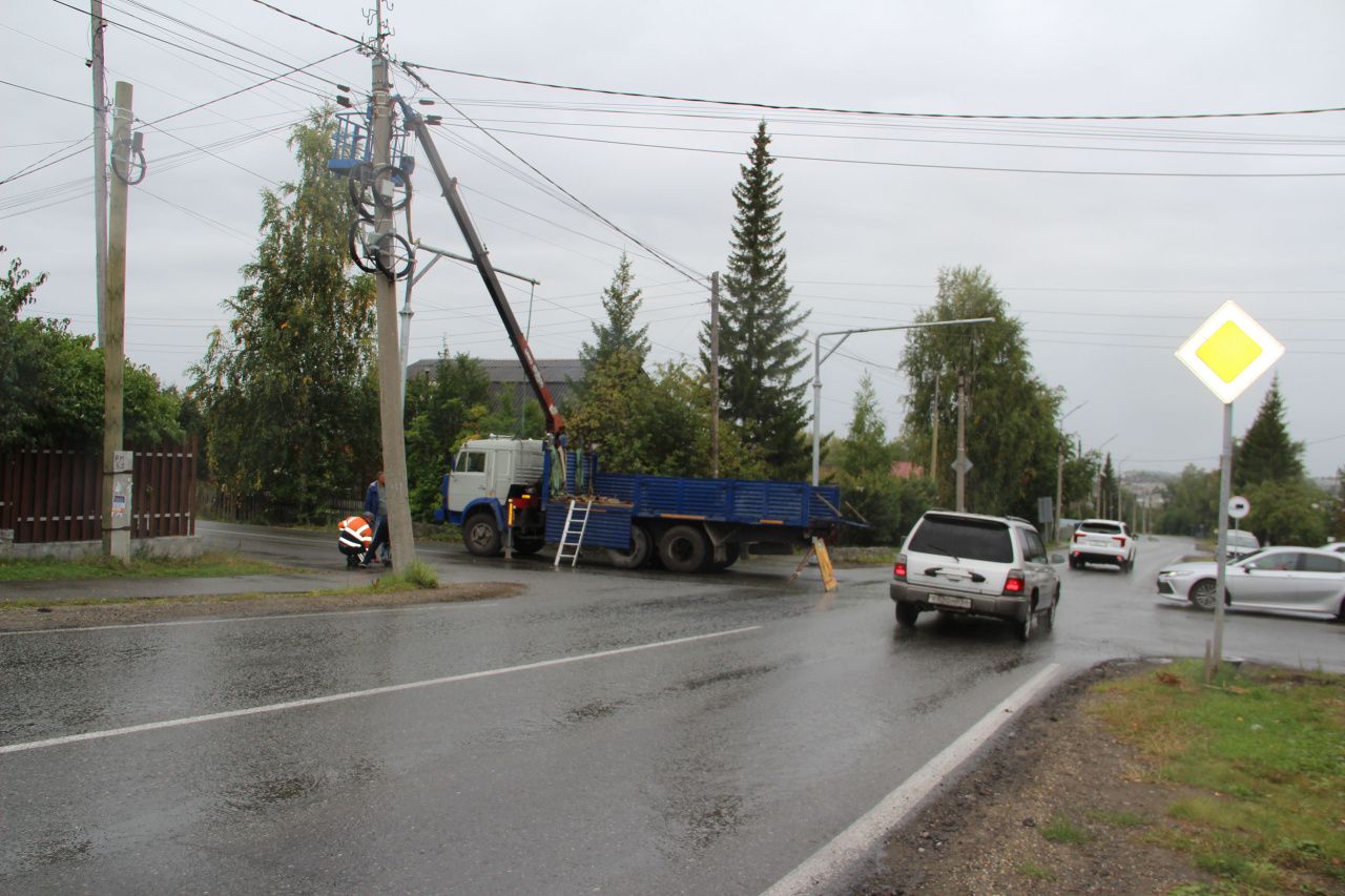 На аварийном перекрестке в Серове устанавливают светофор. Для пешеходов - с кнопкой