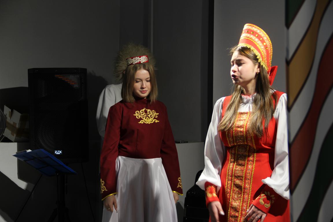 Презентацией книги, спектаклем, мастер-классами и... самсой запомнится серовчанам “Библионочь-2026”