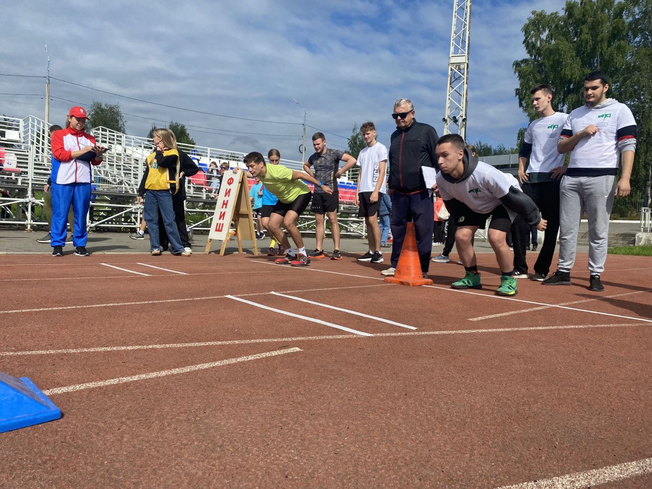 Турнир по баскетболу, “Гонка чемпионов” и эстафета ГТО. В Серове отметили День физкультурника