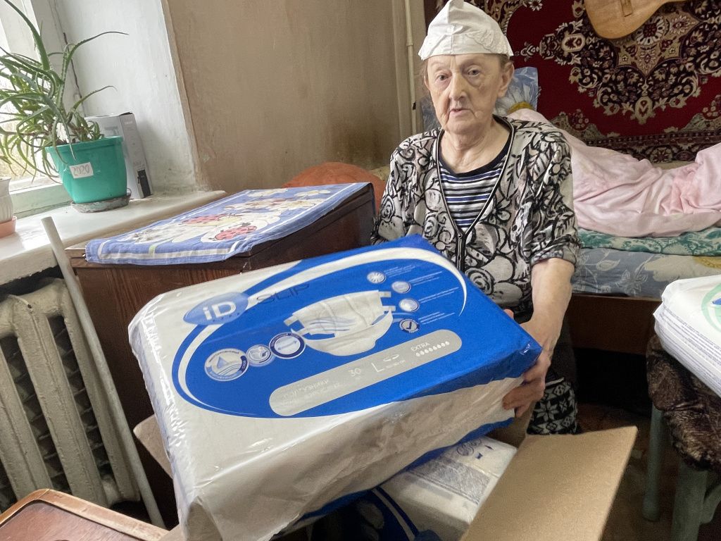 Лидия Бобыкина поблагодарила всех, кто откликнулся и передал их семье нужные вещи. Фото: Анна Куприянова, "Глобус" Лидия Бобыкина поблагодарила всех, кто откликнулся и передал их семье нужные вещи. Фото: Анна Куприянова, "Глобус"